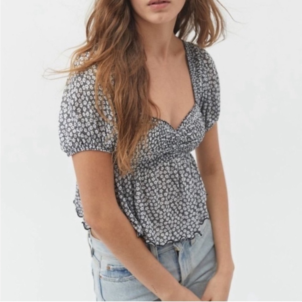 Urban Outfitters Black White Floral Crop Top Flouncy Flowy Puff Sleeve Small